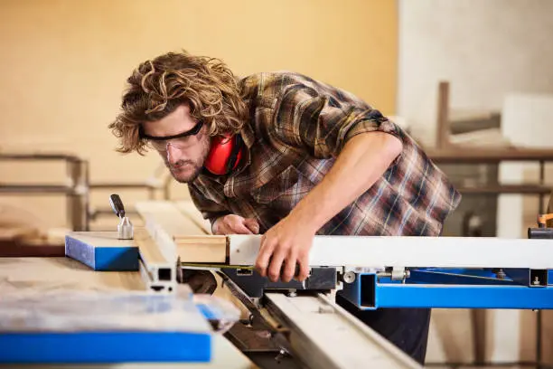 What Does A Carpenter Do in Washington, NC